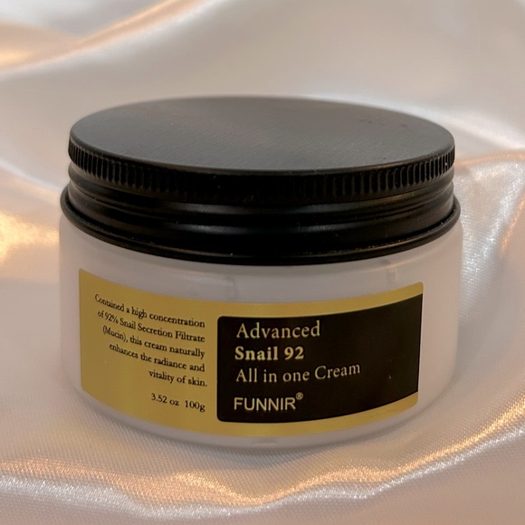 Snail Mucin 🐌 - Picture 2 of 2